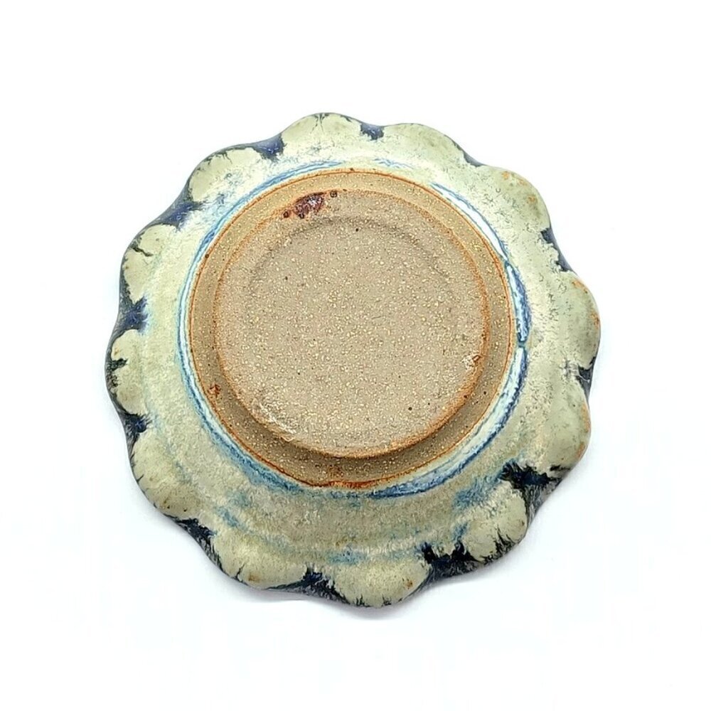 Crackle Glass Round Ruffled Rim Trinket Dish - Picture 5 of 5